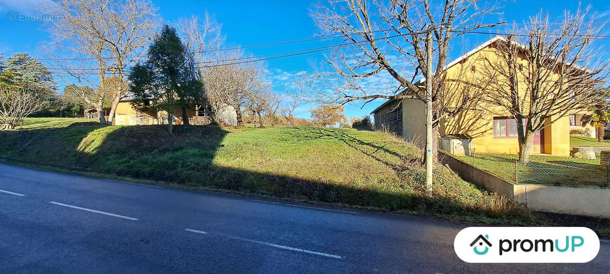 Terrain à SOUYEAUX