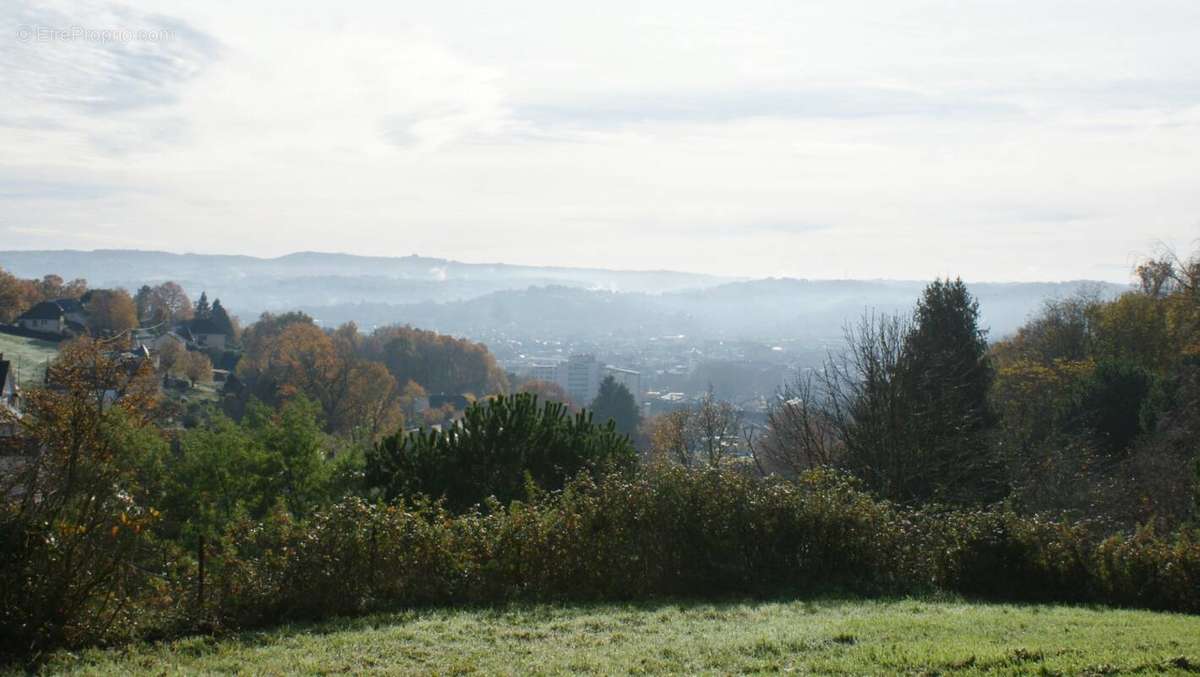 Terrain à BRIVE-LA-GAILLARDE