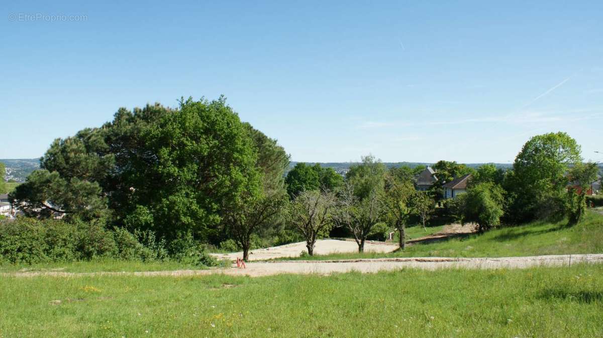 Terrain à BRIVE-LA-GAILLARDE