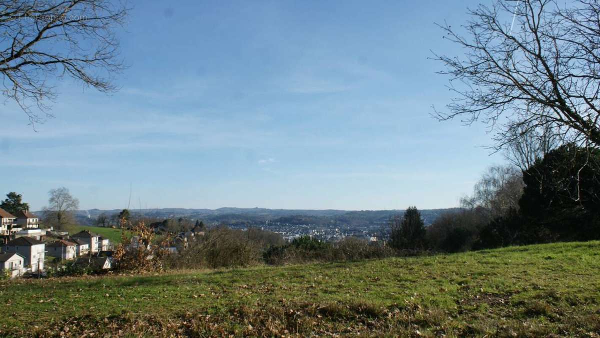 Terrain à BRIVE-LA-GAILLARDE