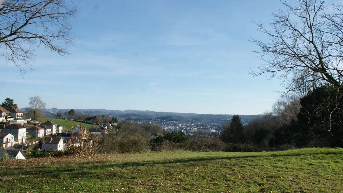 Terrain à BRIVE-LA-GAILLARDE