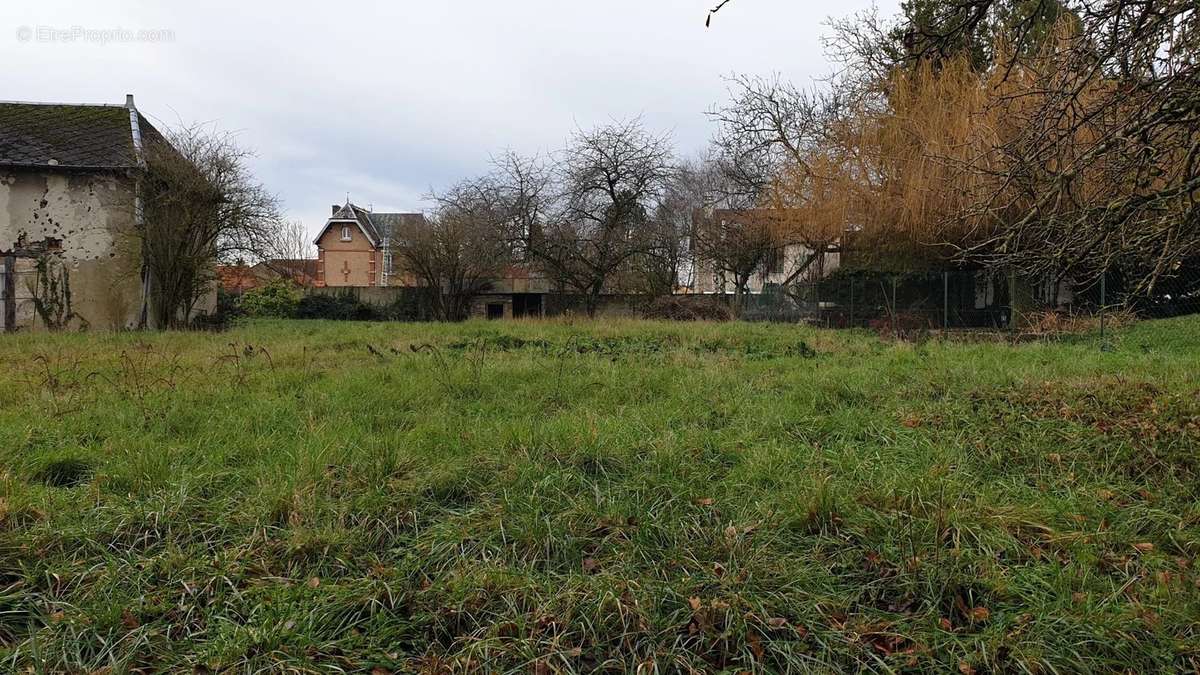 Terrain à AMAGNE