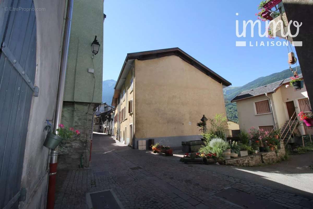 Appartement à SAINT-MICHEL-DE-MAURIENNE