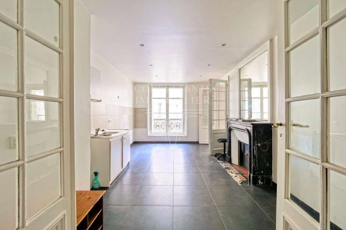 Appartement à PARIS-17E