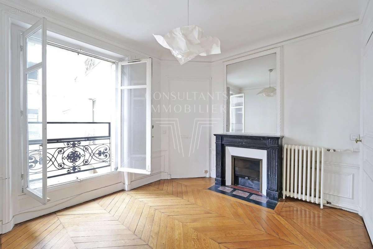 Appartement à PARIS-17E