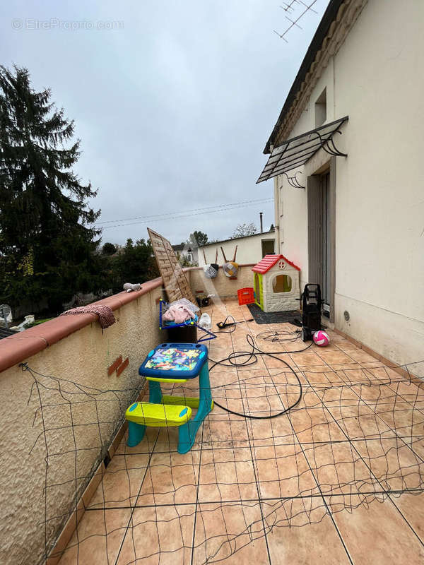 Appartement à FUMEL