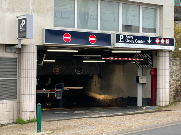 Parking à ORSAY