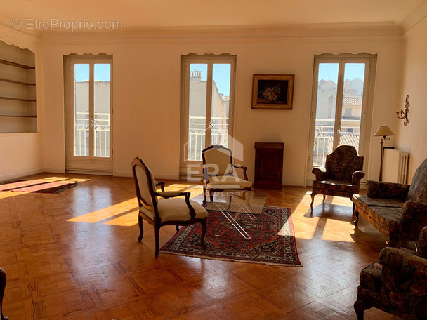 Appartement à MARSEILLE-6E