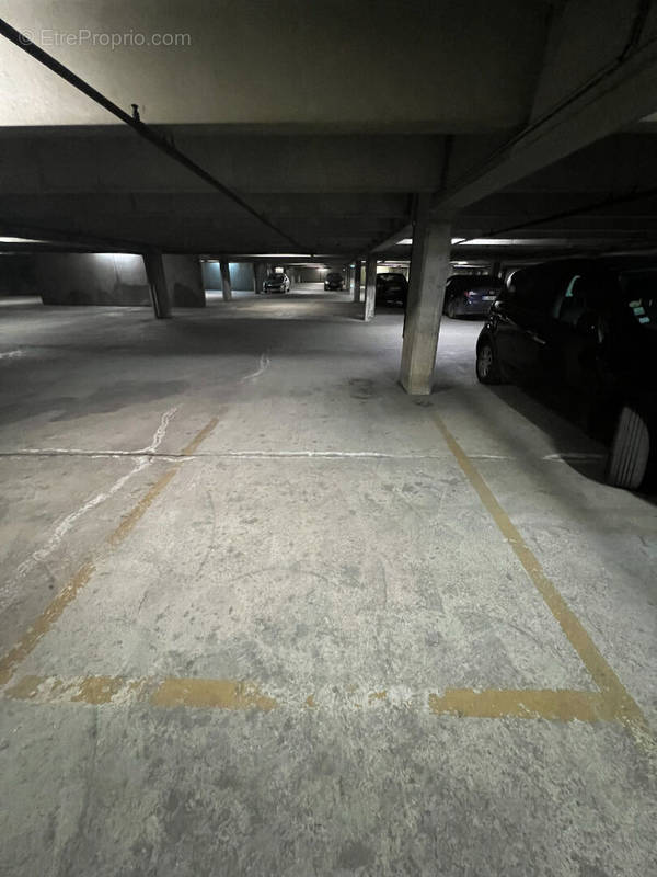 Parking à CRETEIL