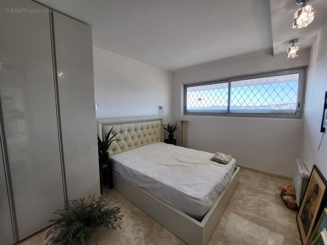 Appartement à VILLENEUVE-LOUBET