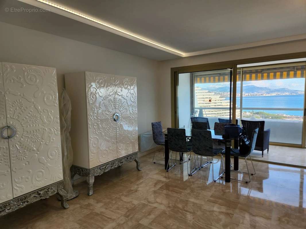 Appartement à VILLENEUVE-LOUBET