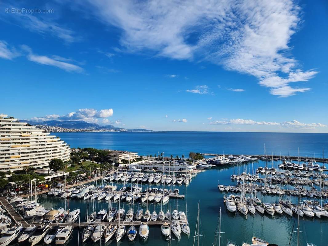 Appartement à VILLENEUVE-LOUBET