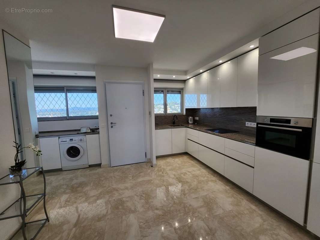 Appartement à VILLENEUVE-LOUBET