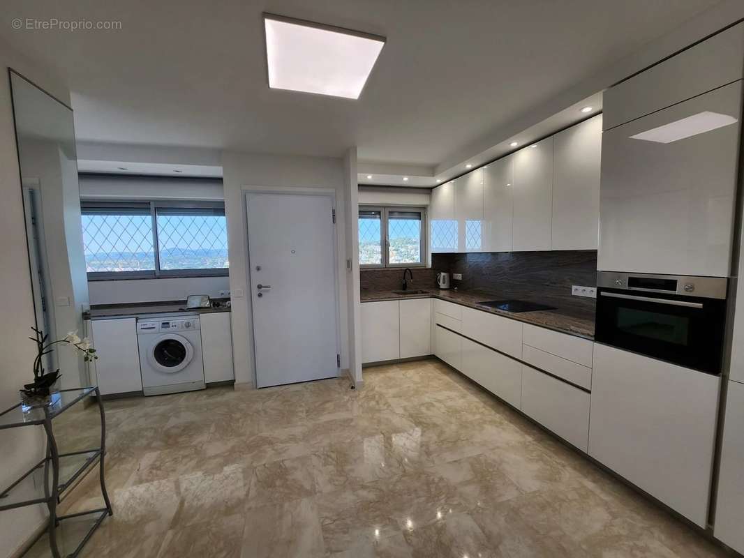 Appartement à VILLENEUVE-LOUBET