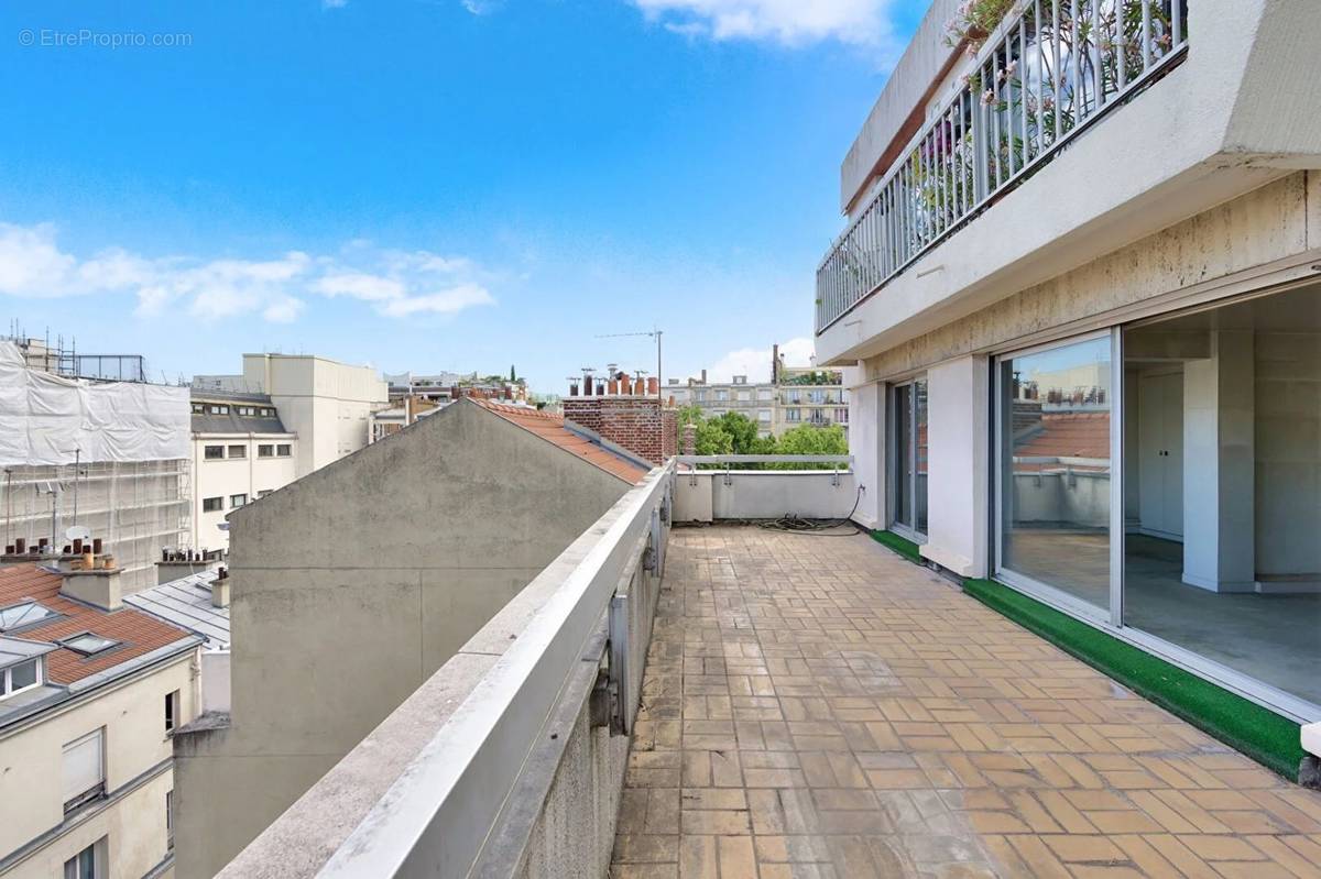 Appartement à PARIS-15E