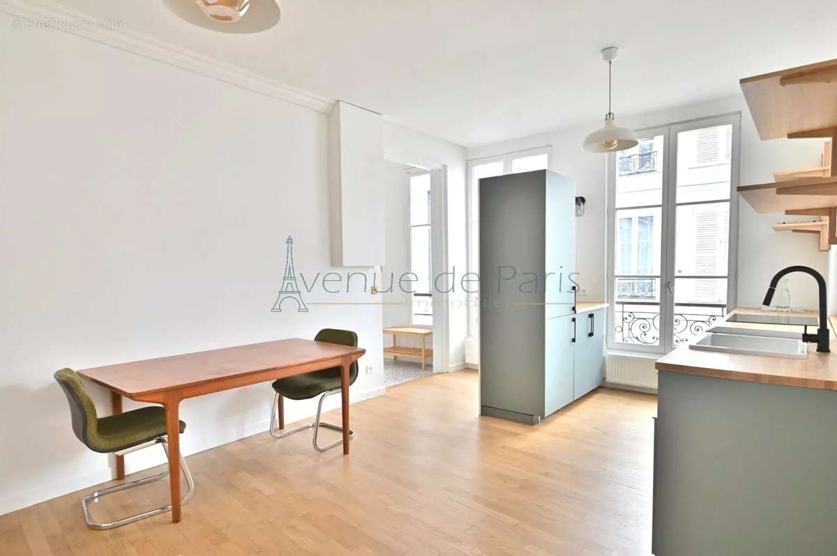 Appartement à PARIS-10E