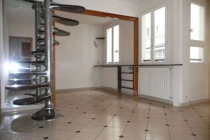 Appartement à PARIS-11E