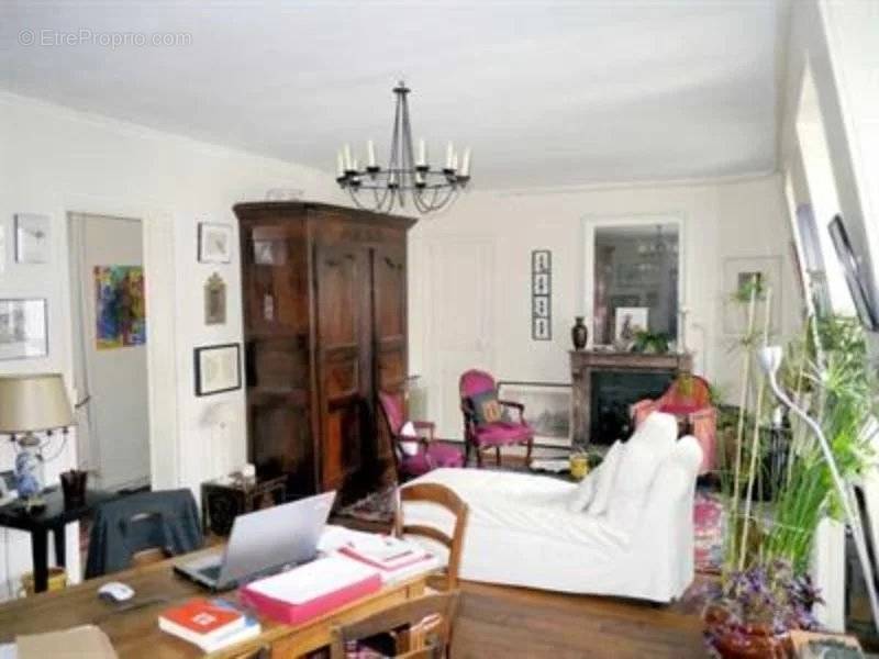 Appartement à PARIS-11E