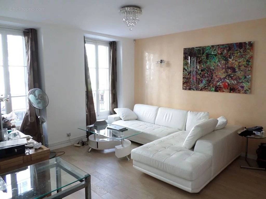 Appartement à PARIS-11E