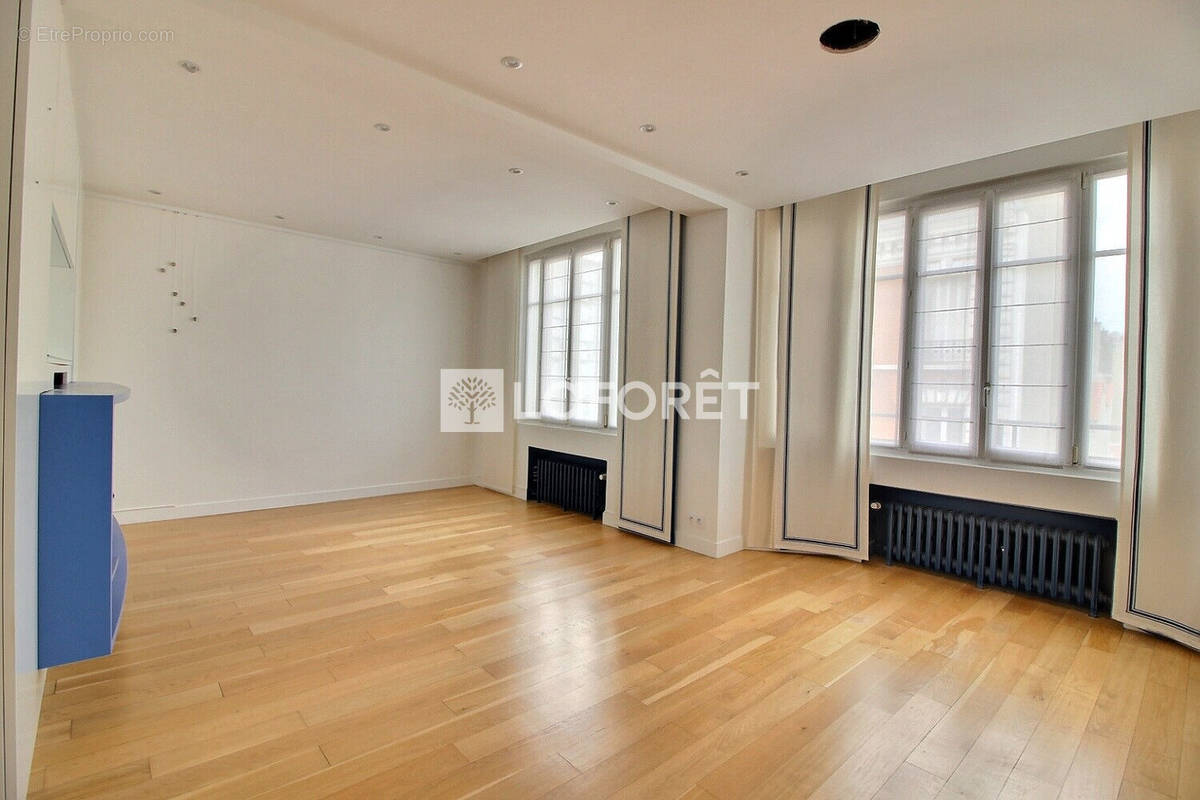 Appartement à BOIS-COLOMBES