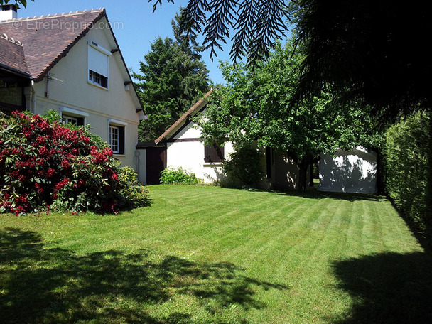 Maison à HOUDAN