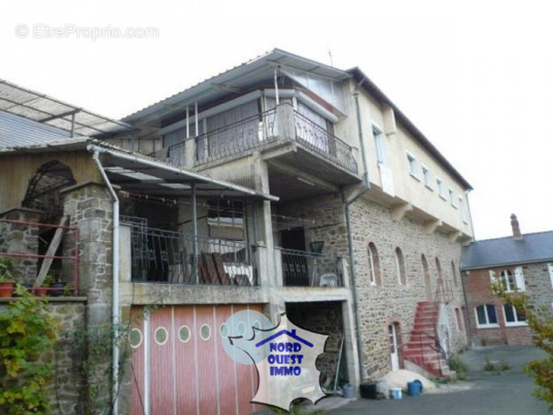 Maison à AMBRIERES-LES-VALLEES