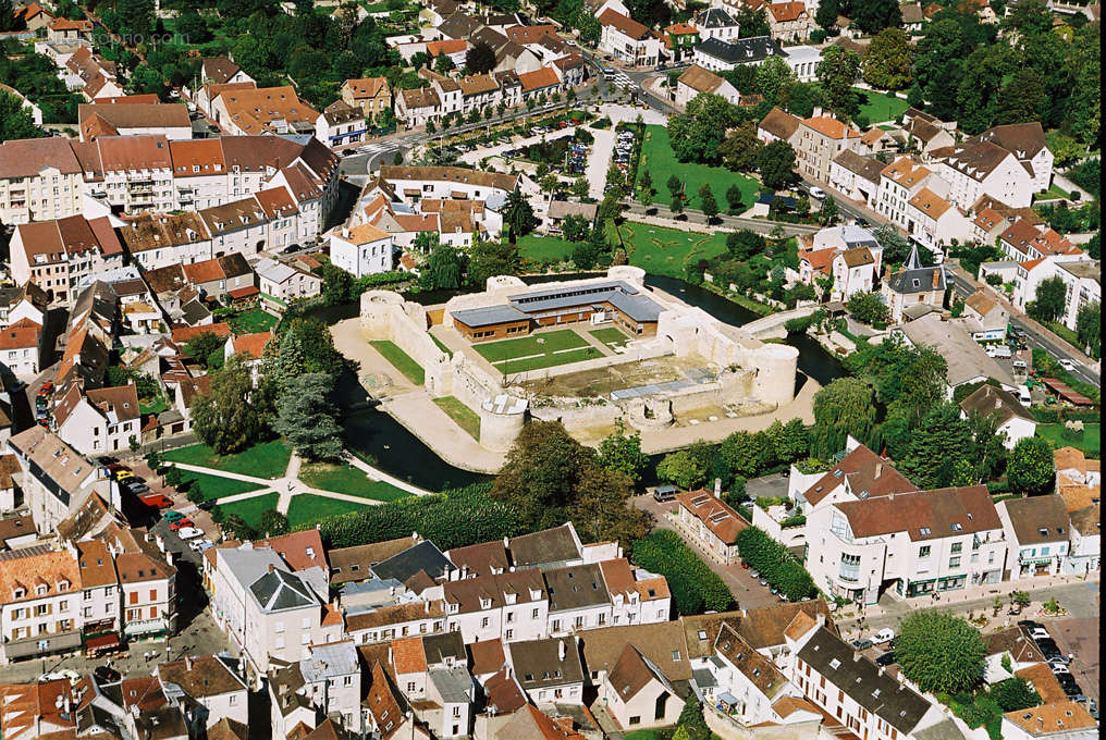 Appartement à BRIE-COMTE-ROBERT