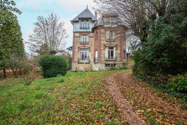 Maison à MONTGERON