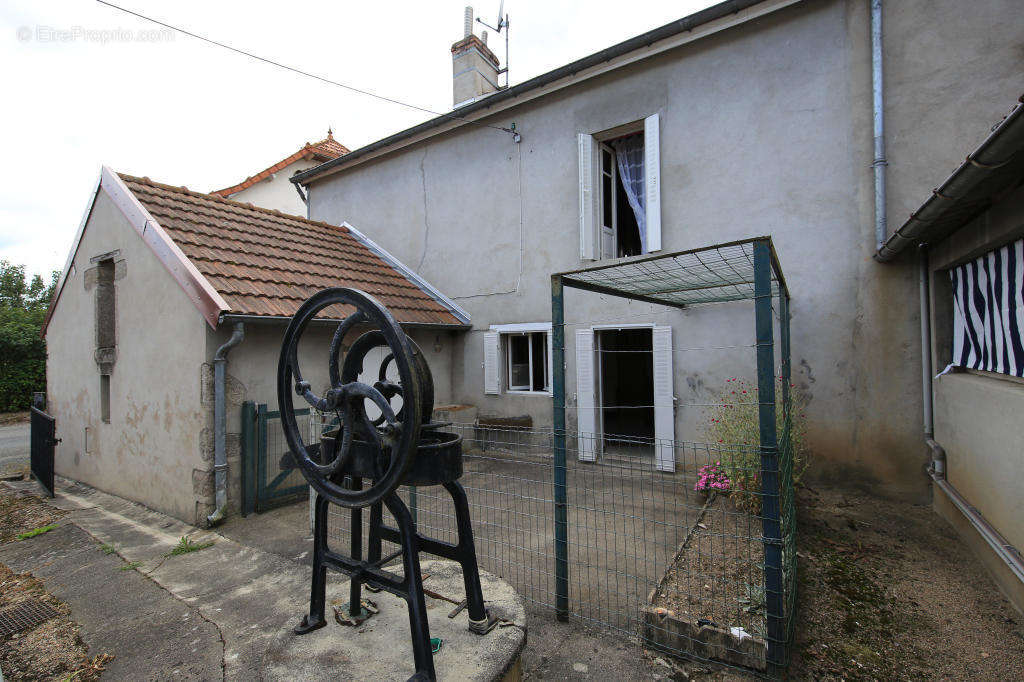 Maison à SAINT-NIZIER-SUR-ARROUX