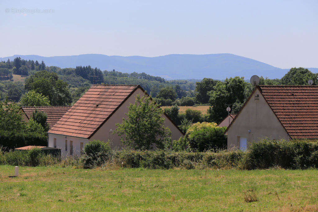 Terrain à SOMMANT