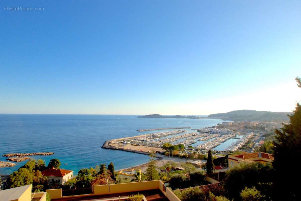 Appartement à BEAULIEU-SUR-MER