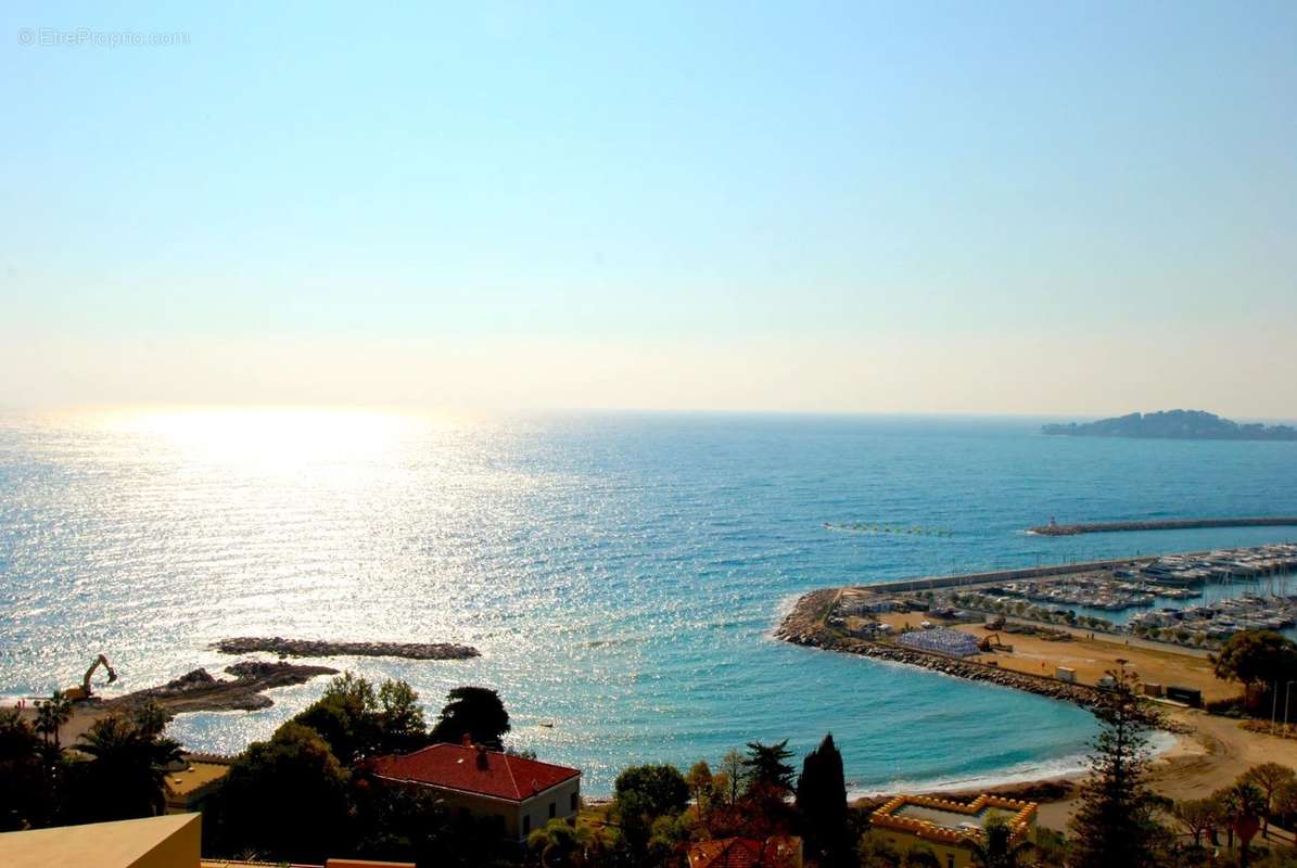 Appartement à BEAULIEU-SUR-MER