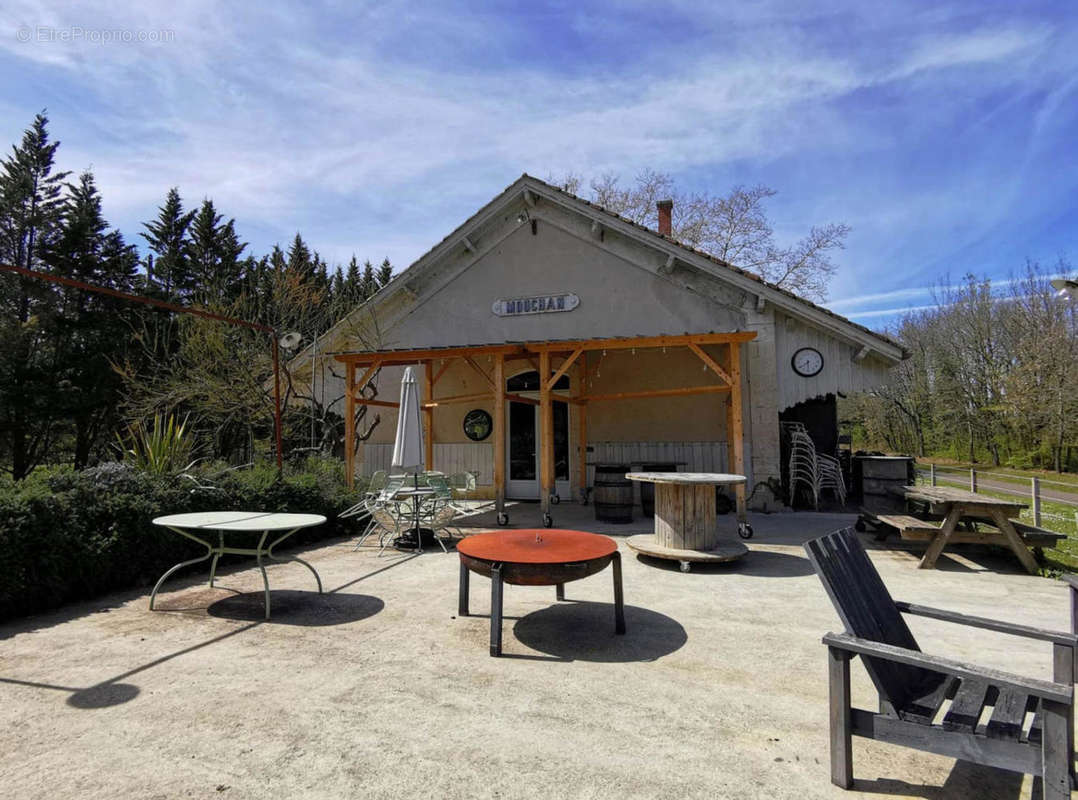 terrasse terrace - Maison à MOUCHAN