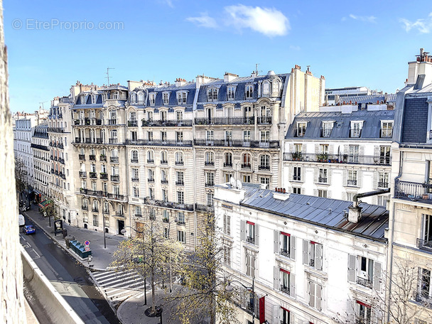 Appartement à PARIS-17E