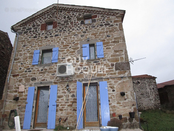 Maison à SAINTE-EUGENIE-DE-VILLENEUVE