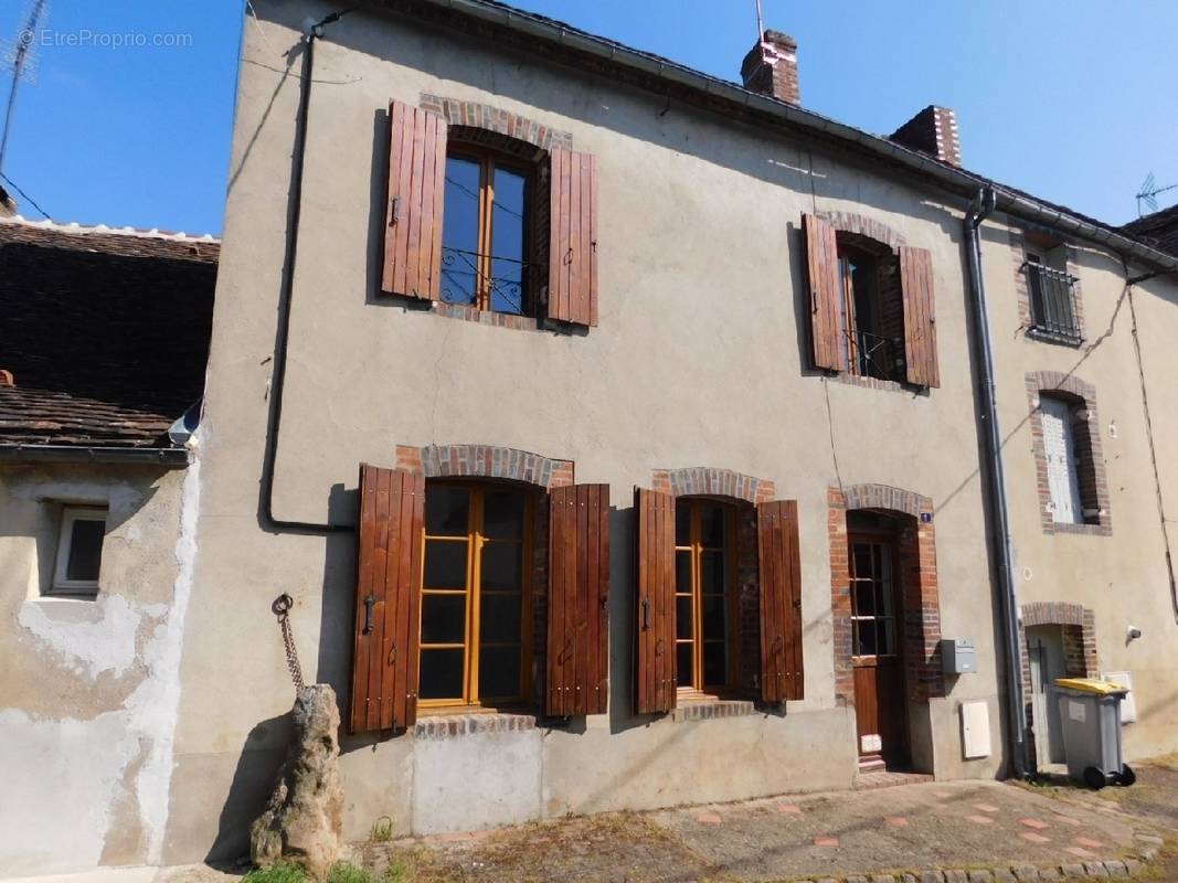 Maison à JOIGNY