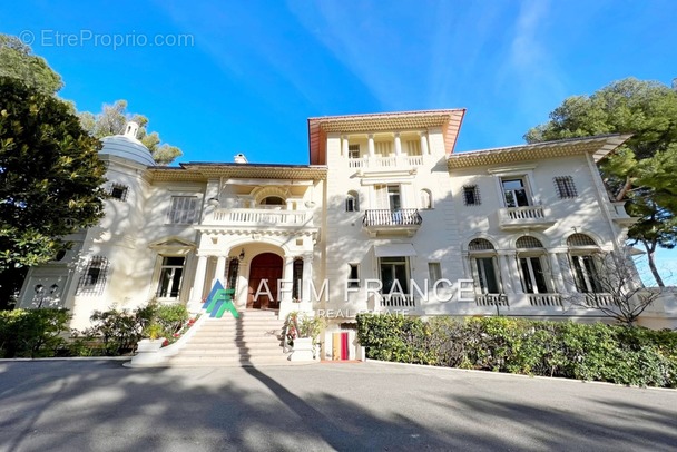 Appartement à ROQUEBRUNE-CAP-MARTIN