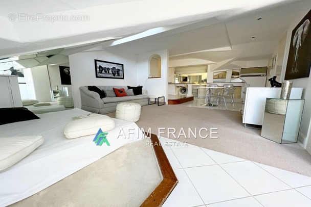 Appartement à ROQUEBRUNE-CAP-MARTIN