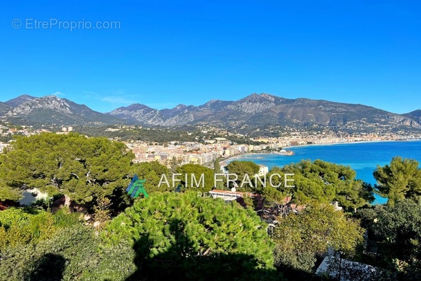 Appartement à ROQUEBRUNE-CAP-MARTIN