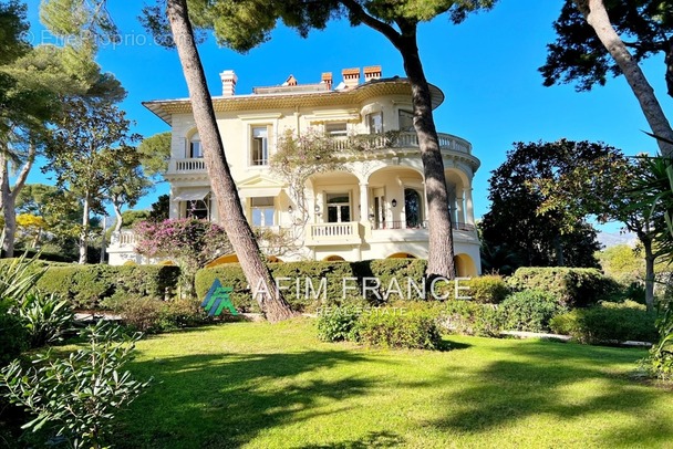 Appartement à ROQUEBRUNE-CAP-MARTIN