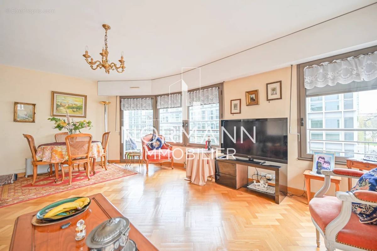 Appartement à LEVALLOIS-PERRET