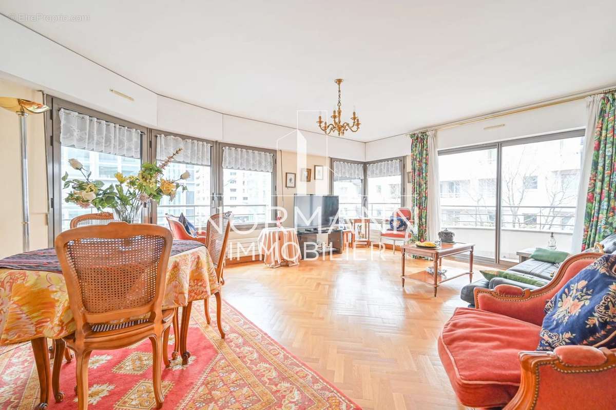 Appartement à LEVALLOIS-PERRET