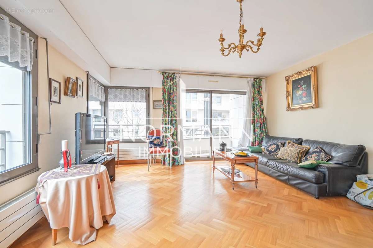 Appartement à LEVALLOIS-PERRET