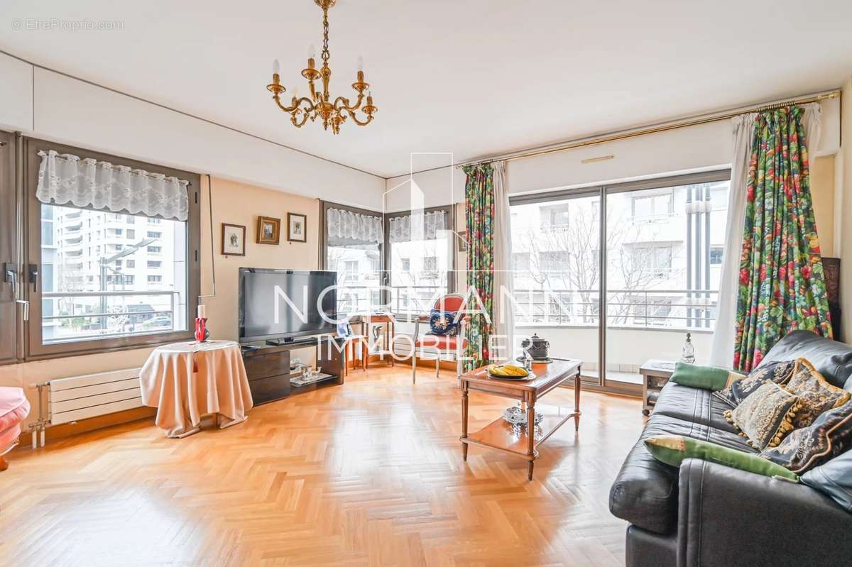 Appartement à LEVALLOIS-PERRET