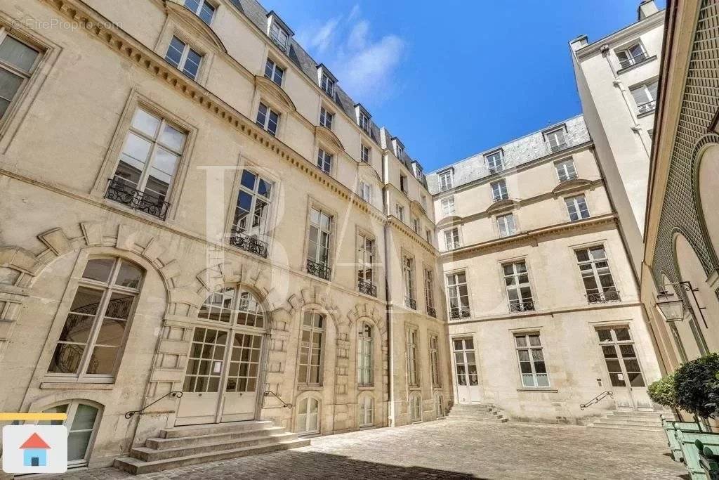 Appartement à PARIS-4E