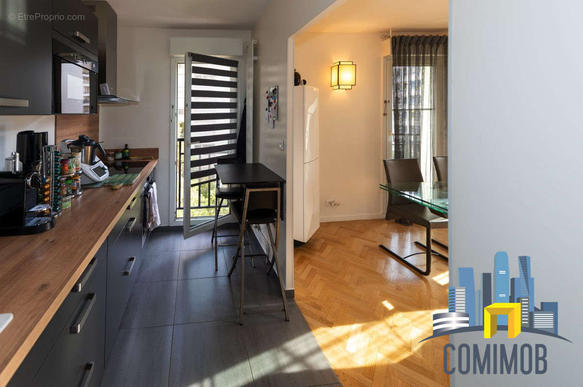 Appartement à COURBEVOIE