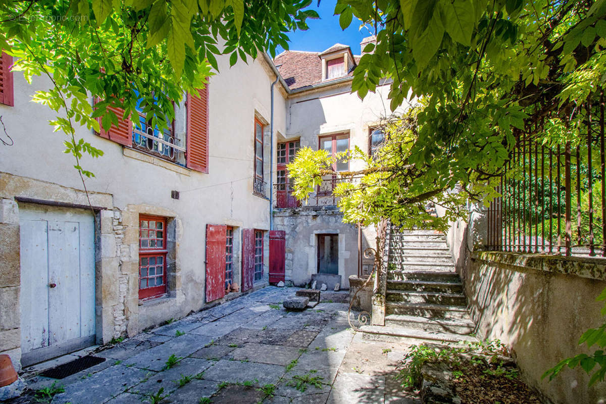 Maison à VEZELAY