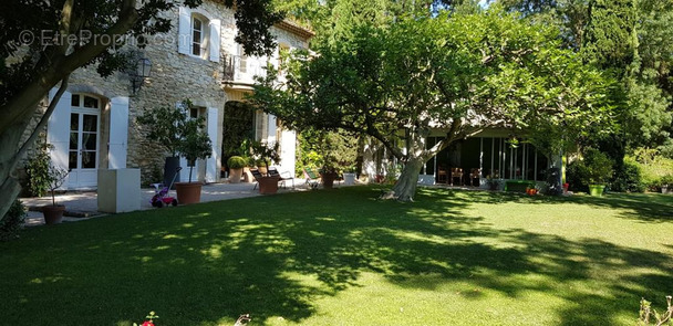 Maison à VILLENEUVE-LES-AVIGNON