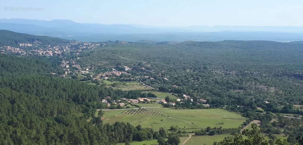 Terrain à LES VANS