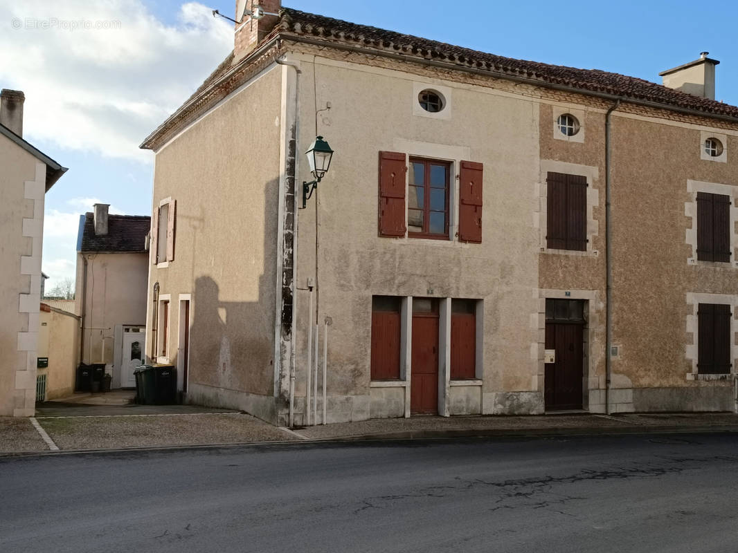 Maison à LATHUS-SAINT-REMY